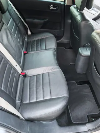 Shampouinage de sièges, rénovation des optiques, polissage… Nos prestations auto premium à Saint-Chéron