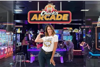 🎮 Chuck's Arcade: Where Retro Vibes Meet Future Fun in St. Pete