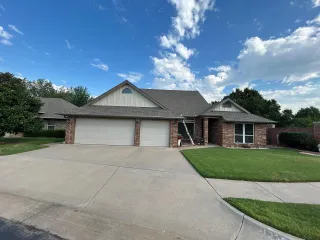 How Seasonal Changes in Oklahoma Affect Your Roof Inspection Needs