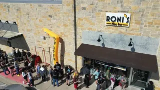 What Can Franchising Do for Your Business? Ask Roni’s Mac Bar