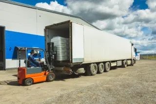 Why First Mile Delivery is Crucial for Manufacturers Needing Raw Materials