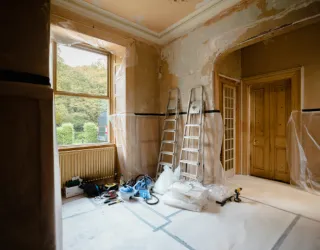 Verbouwen in 2025: Moet Ik Wachten op Lagere Prijzen of Nu Snel Starten?

