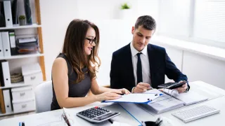 5 Claves para Seleccionar al Consultor Ideal para tu Negocio