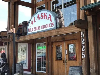🍫 Sweet Treats & Giant Chocolate Falls: Dive Into Alaska Wild Berry Products 🍓