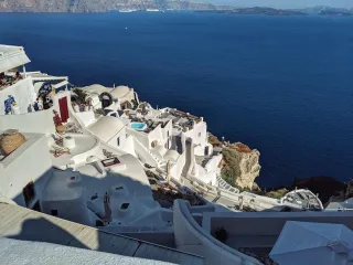 Romantic Escapades: A Dreamy Honeymoon in Santorini