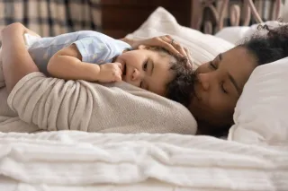 Sleep Deprivation: Tips for the sleepy and exhausted mama during those early postpartum weeks