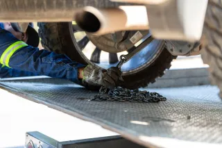 Best Tow Truck Practices for Families with Kids