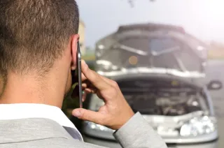 How To Stay Safe While Waiting for a Tow Truck in Ottawa