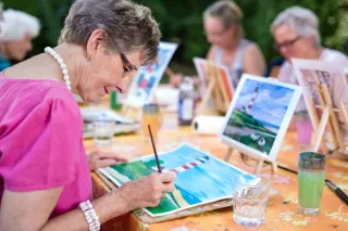 The Therapeutic Benefits of Art Therapy for Seniors