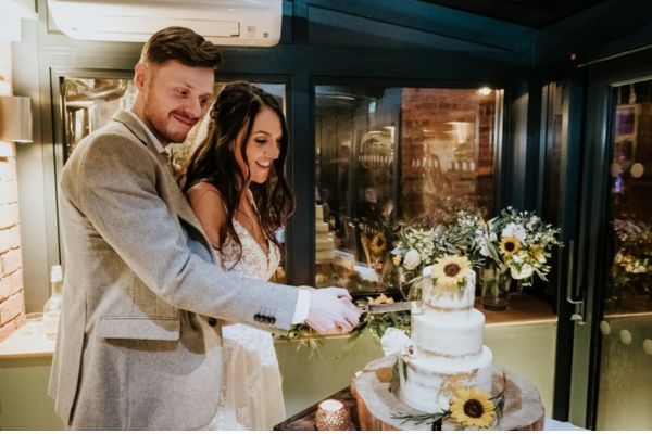 Do You Need a Wedding Cake? Traditions, Alternatives & Ideas | Cake-tastic