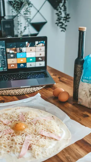 How to Lead Hybrid and Remote STEM Teams Effectively