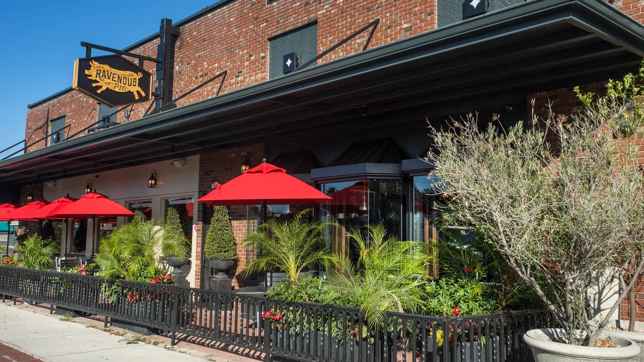 🐷 Where Flavor Gets Fancy—Dig Into Orlando’s Best Gastropub at The Ravenous Pig