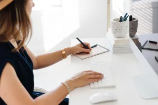 From Overwhelmed to Organised: Your Weekly Review Cheat Sheet