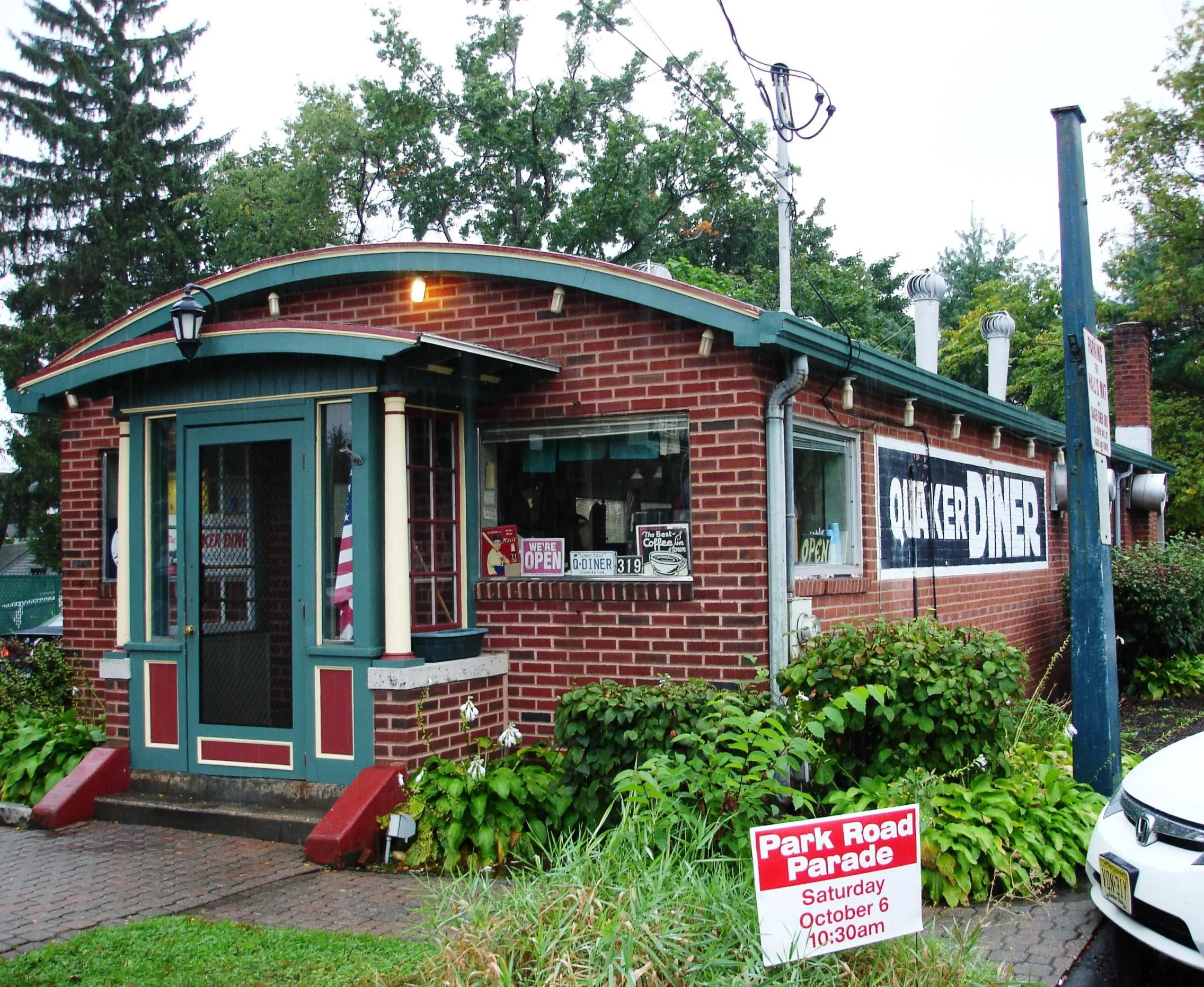 🥓🍳 Breakfast Time Travel at Quaker Diner: Hartford’s Coziest Bite of History
