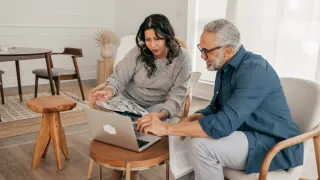 Roth vs Traditional IRA: Which One Should You Prioritize?