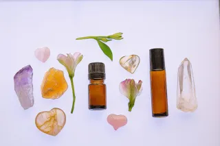 The Healing Power of Combining Crystals and Essential Oils