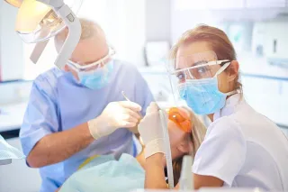 Why a Dental Assistant Program Gives You a Rewarding Career Option?