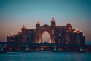 Dubai Hospitality Careers in 2025: Trends, Roles, Salaries, and How to Stand Out