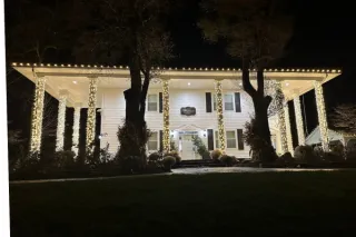Professional Christmas Light Installation: Protecting Charleston's Historic Homes While Creating Beautiful Displays