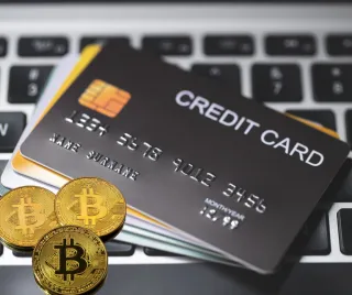 ECCO LE CARTE CHE TI PERMETTONO DI SPENDERE LE CRIPTOVALUTE OVUNQUE