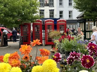6 Quirks Women Over 50 Traveling To The UK Need To Know