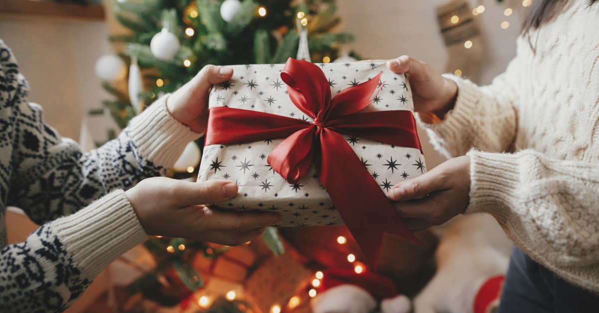 How Narcissists Exploit the Holidays: The Dark Side of Giving