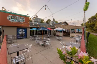🍔O'Malley's Pub & Eatery – Aurora’s Go-To Spot for Laid-Back Eats, Cold Drinks & Good Times