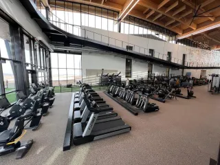 💪 Aurora Fitness & Wellness Center: Your Go-To Spot for Health and Fun in Aurora, IL
