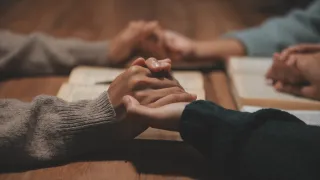 Praying While Paying Off Debt: A Christian Guide to Staying on Track | Pathway 316