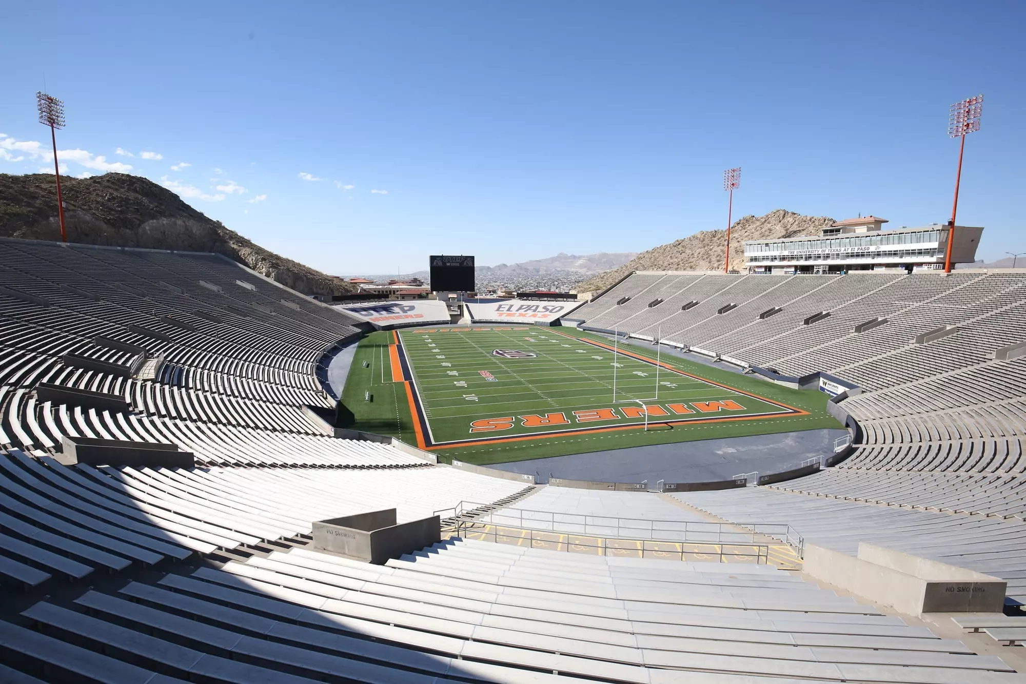 🌟 Game Day Glory at Sun Bowl Stadium: El Paso’s Crown Jewel