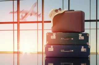Foot-Friendly Travel: How to Avoid Holiday Heel Pain