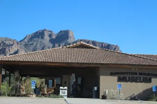 🏜️ Discover the Legends of the Desert: Superstition Mountain Museum in Arizona