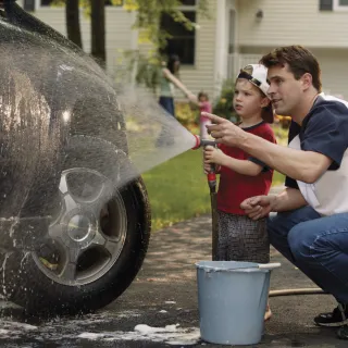 "Nettoyage des jantes et pneus : conseils pour un rendu impeccable à Poitiers"