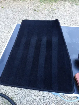 Pourquoi faire appel à un professionnel pour le nettoyage de votre canapé et matelas à Poitiers ?