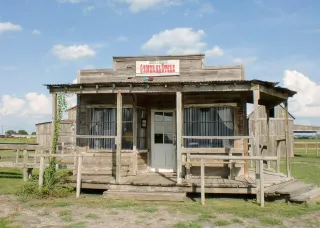 🎸 Sit a Spell at the Ghost Town Porch – Where Terlingua Comes to Life