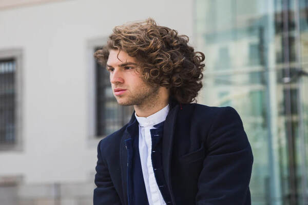 Long Men’s Curly Hairstyles With Natural Shine
