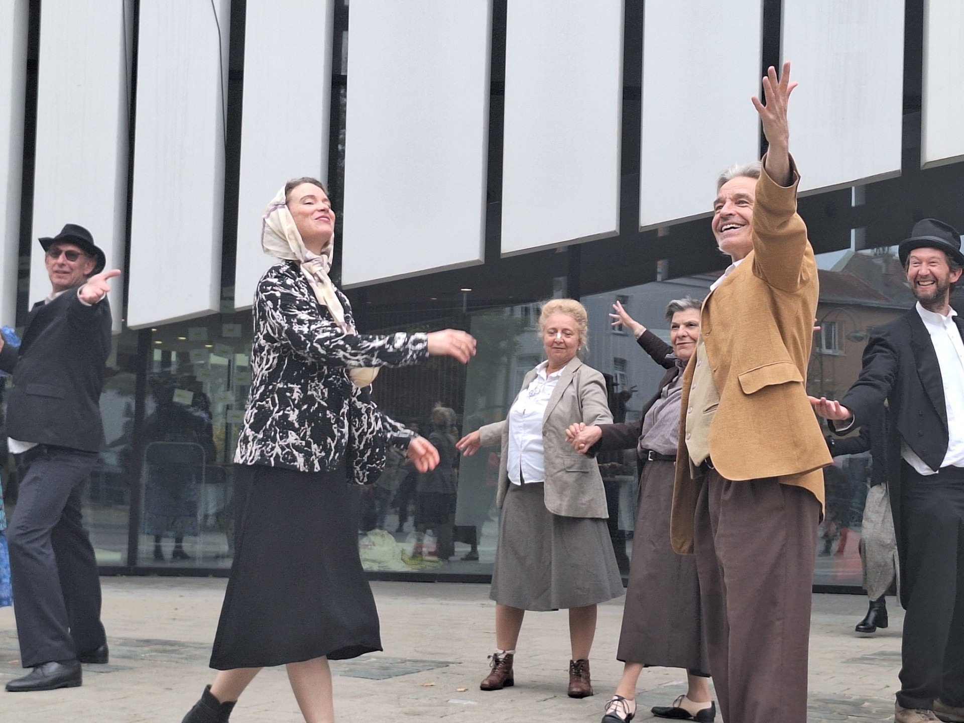 Performances avec l'atelier Coté Cour 