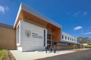 🎓 Golden West College: The Chill Campus That Gets Stuff DONE