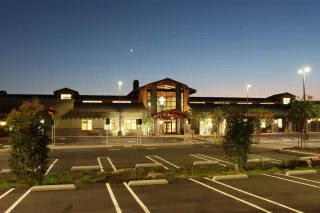 🌴 Discover Fun and Fitness at Huntington Beach Community Center
