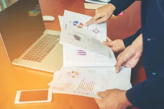 Menganalisis Performa Website Calon Klien dalam Laporan Audit Marketing