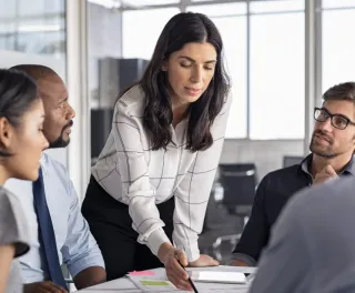 Scale Smart Leaders: The Ultimate Guide to Building a Thriving B2B Coaching Business Without the Marketing Chaos