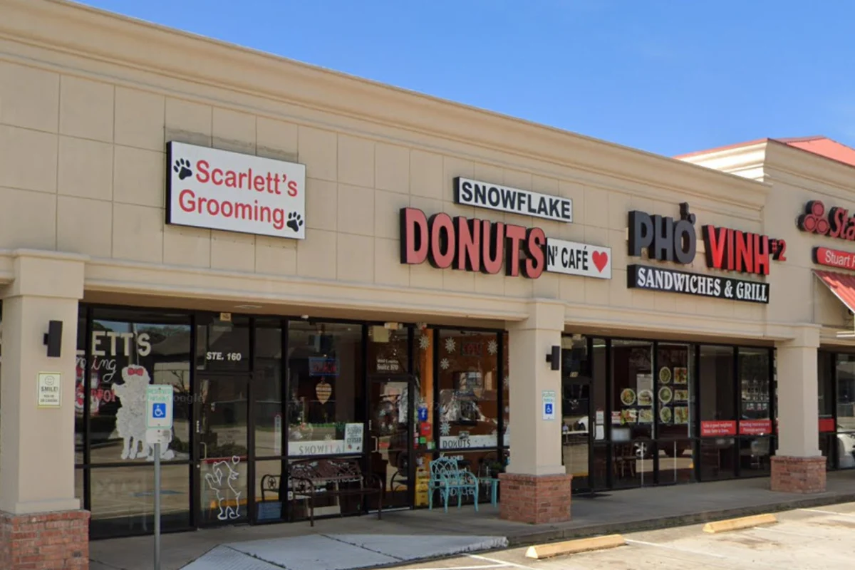 🍩 The Sweetest Hidden Gem in Texas? Snowflake Donuts & Cafe Has Entered the Chat