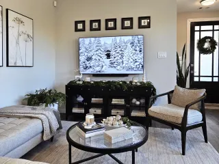 Simple Holiday Decorations with Effortless Elegance