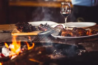 The History of the Steakhouse: From Ranches to Fine Dining