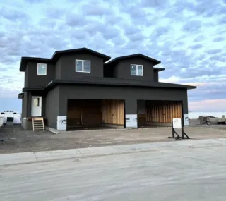 846/848 Delaet Bay