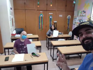 Explorando la Figura Humana: Una Clase Íntima pero Llena de Proporción y Creatividad