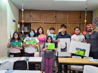 Nuestros jóvenes artistas se preparan para pintar en vivo en el 8º Torneo de Golf Una Jugada con Causa 2026
