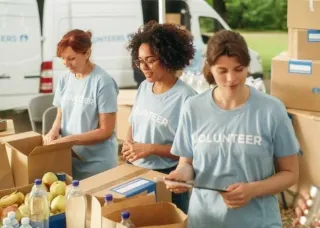 Make a Difference: Donate or Volunteer This Holiday Season