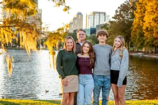 

Family Posing Tips for Stunning Golden Hour Portraits