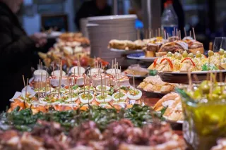 Catering for Large Events: A Comprehensive Guide for Organizers